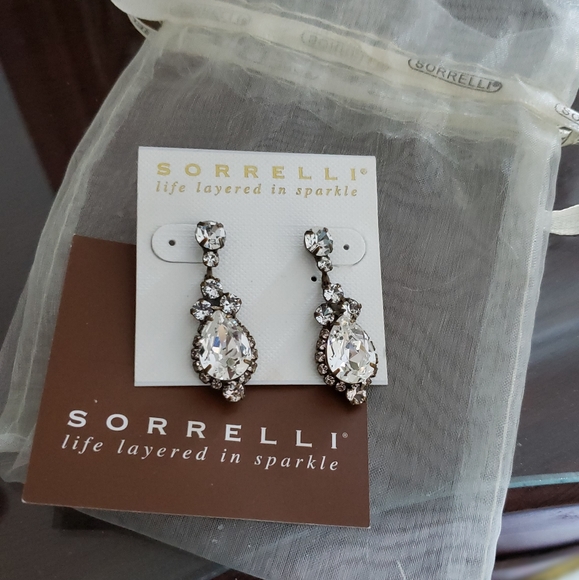 Diamond Bridal Sorrelli Earrings - Picture 4 of 6